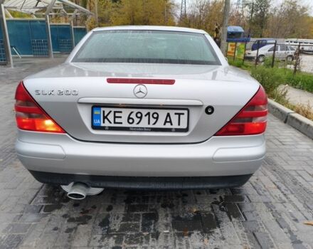 Сірий Мерседес 200, об'ємом двигуна 2 л та пробігом 194 тис. км за 6500 $, фото 2 на Automoto.ua