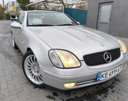 Сірий Мерседес 200, об'ємом двигуна 2 л та пробігом 194 тис. км за 6500 $, фото 1 на Automoto.ua