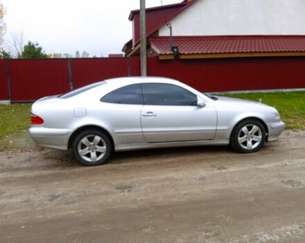 Серый Мерседес 200, объемом двигателя 2 л и пробегом 389 тыс. км за 3900 $, фото 1 на Automoto.ua