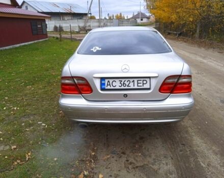 Серый Мерседес 200, объемом двигателя 2 л и пробегом 389 тыс. км за 3900 $, фото 3 на Automoto.ua