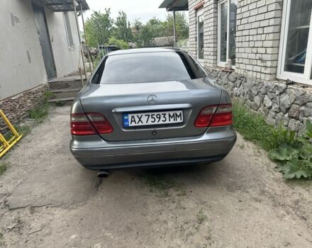 Серый Мерседес 200, объемом двигателя 2 л и пробегом 300 тыс. км за 3800 $, фото 1 на Automoto.ua