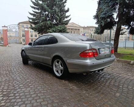 Серый Мерседес 200, объемом двигателя 2 л и пробегом 235 тыс. км за 4300 $, фото 4 на Automoto.ua