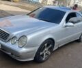 Сірий Мерседес 200, об'ємом двигуна 2 л та пробігом 330 тис. км за 3500 $, фото 1 на Automoto.ua