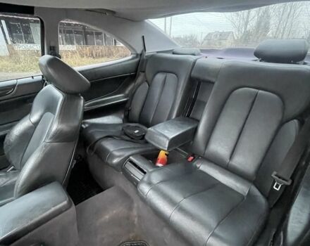 Серый Мерседес 200, объемом двигателя 2 л и пробегом 364 тыс. км за 2700 $, фото 7 на Automoto.ua