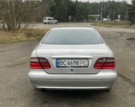 Серый Мерседес 200, объемом двигателя 2 л и пробегом 364 тыс. км за 2700 $, фото 4 на Automoto.ua