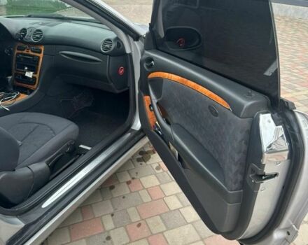 Сірий Мерседес 200, об'ємом двигуна 1.8 л та пробігом 282 тис. км за 6100 $, фото 4 на Automoto.ua