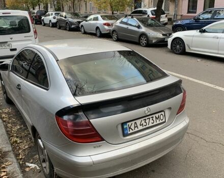 Серый Мерседес 200, объемом двигателя 2 л и пробегом 240 тыс. км за 3300 $, фото 1 на Automoto.ua