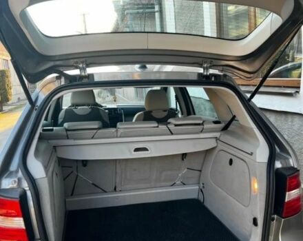 Серый Мерседес 200, объемом двигателя 2 л и пробегом 200 тыс. км за 7000 $, фото 2 на Automoto.ua