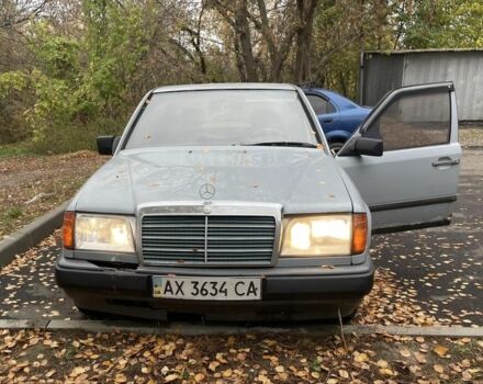 Сірий Мерседес 200, об'ємом двигуна 2 л та пробігом 90 тис. км за 990 $, фото 4 на Automoto.ua