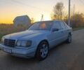 Серый Мерседес 200, объемом двигателя 2 л и пробегом 350 тыс. км за 2100 $, фото 1 на Automoto.ua