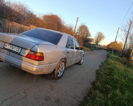 Серый Мерседес 200, объемом двигателя 2 л и пробегом 350 тыс. км за 2100 $, фото 3 на Automoto.ua