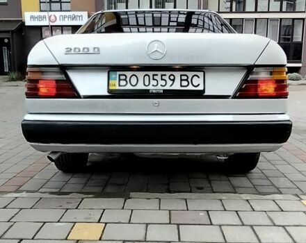 Серый Мерседес 200, объемом двигателя 2 л и пробегом 400 тыс. км за 2436 $, фото 3 на Automoto.ua