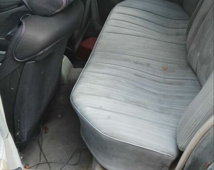 Серый Мерседес 200, объемом двигателя 2 л и пробегом 350 тыс. км за 998 $, фото 1 на Automoto.ua