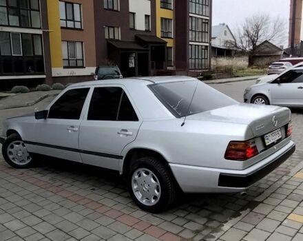 Серый Мерседес 200, объемом двигателя 2 л и пробегом 400 тыс. км за 2436 $, фото 5 на Automoto.ua
