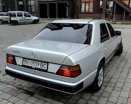 Серый Мерседес 200, объемом двигателя 2 л и пробегом 400 тыс. км за 2436 $, фото 1 на Automoto.ua