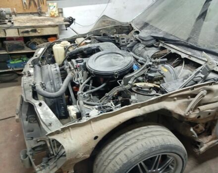 Серый Мерседес 200, объемом двигателя 2 л и пробегом 450 тыс. км за 1400 $, фото 3 на Automoto.ua