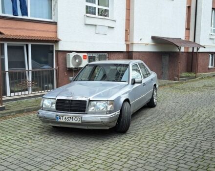 Серый Мерседес 200, объемом двигателя 2 л и пробегом 360 тыс. км за 1100 $, фото 1 на Automoto.ua