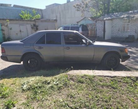 Серый Мерседес 200, объемом двигателя 2 л и пробегом 670 тыс. км за 1435 $, фото 5 на Automoto.ua