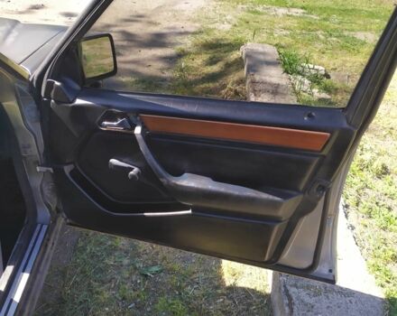 Серый Мерседес 200, объемом двигателя 2 л и пробегом 670 тыс. км за 1435 $, фото 1 на Automoto.ua