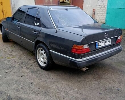 Сірий Мерседес 200, об'ємом двигуна 2 л та пробігом 70 тис. км за 2000 $, фото 1 на Automoto.ua