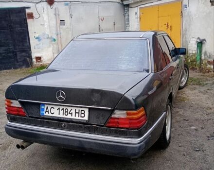 Сірий Мерседес 200, об'ємом двигуна 2 л та пробігом 70 тис. км за 2000 $, фото 2 на Automoto.ua