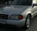 Серый Мерседес 200, объемом двигателя 0 л и пробегом 238 тыс. км за 1000 $, фото 1 на Automoto.ua