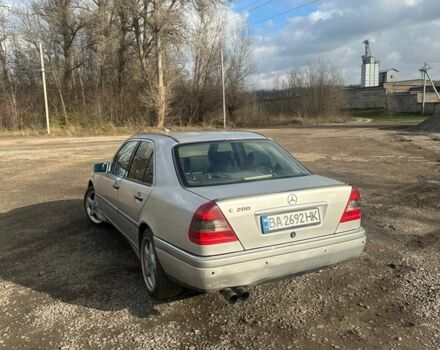 Серый Мерседес 200, объемом двигателя 2.8 л и пробегом 422 тыс. км за 2400 $, фото 2 на Automoto.ua