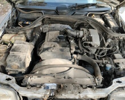 Сірий Мерседес 200, об'ємом двигуна 2 л та пробігом 300 тис. км за 1619 $, фото 7 на Automoto.ua