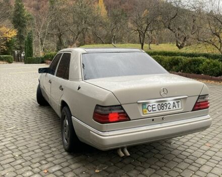 Серый Мерседес 200, объемом двигателя 2 л и пробегом 400 тыс. км за 2550 $, фото 3 на Automoto.ua