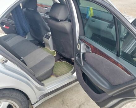 Серый Мерседес 200, объемом двигателя 2 л и пробегом 250 тыс. км за 3000 $, фото 2 на Automoto.ua