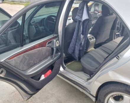 Серый Мерседес 200, объемом двигателя 2 л и пробегом 250 тыс. км за 3000 $, фото 8 на Automoto.ua