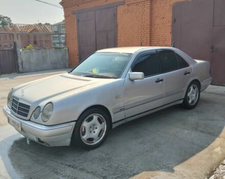 Серый Мерседес 200, объемом двигателя 2 л и пробегом 250 тыс. км за 3000 $, фото 6 на Automoto.ua
