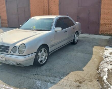 Серый Мерседес 200, объемом двигателя 2 л и пробегом 250 тыс. км за 3000 $, фото 7 на Automoto.ua