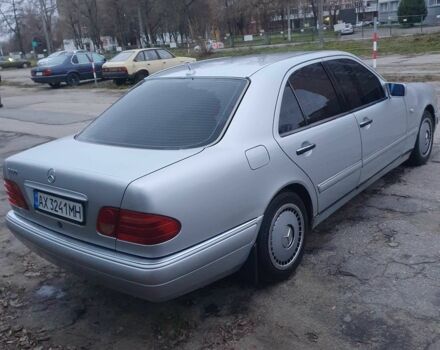 Серый Мерседес 200, объемом двигателя 2.8 л и пробегом 230 тыс. км за 2550 $, фото 2 на Automoto.ua