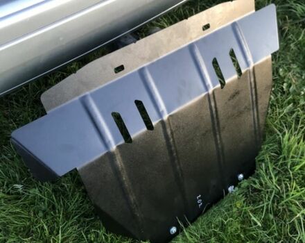 Сірий Мерседес 200, об'ємом двигуна 2 л та пробігом 339 тис. км за 3400 $, фото 5 на Automoto.ua