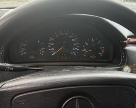 Сірий Мерседес 200, об'ємом двигуна 2.2 л та пробігом 350 тис. км за 3250 $, фото 6 на Automoto.ua