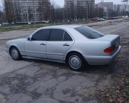 Серый Мерседес 200, объемом двигателя 2.8 л и пробегом 230 тыс. км за 2550 $, фото 5 на Automoto.ua