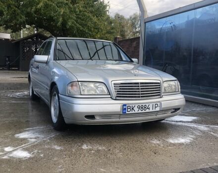 Сірий Мерседес 200, об'ємом двигуна 2 л та пробігом 339 тис. км за 3400 $, фото 1 на Automoto.ua