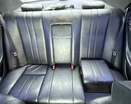 Сірий Мерседес 200, об'ємом двигуна 2.2 л та пробігом 350 тис. км за 3250 $, фото 5 на Automoto.ua