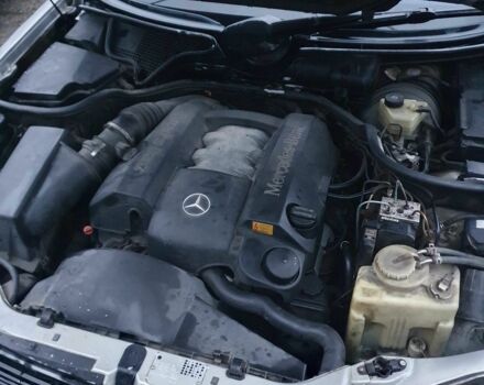 Серый Мерседес 200, объемом двигателя 2.8 л и пробегом 230 тыс. км за 2550 $, фото 9 на Automoto.ua