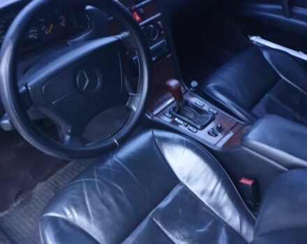 Серый Мерседес 200, объемом двигателя 2.8 л и пробегом 230 тыс. км за 2550 $, фото 7 на Automoto.ua