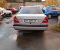 Серый Мерседес 200, объемом двигателя 2 л и пробегом 330 тыс. км за 2000 $, фото 2 на Automoto.ua