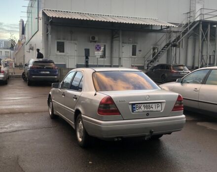 Сірий Мерседес 200, об'ємом двигуна 2 л та пробігом 339 тис. км за 3400 $, фото 3 на Automoto.ua