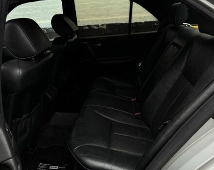 Серый Мерседес 200, объемом двигателя 2 л и пробегом 350 тыс. км за 3500 $, фото 7 на Automoto.ua