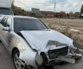 Сірий Мерседес 200, об'ємом двигуна 2 л та пробігом 350 тис. км за 2200 $, фото 1 на Automoto.ua