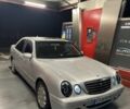 Серый Мерседес 200, объемом двигателя 2.2 л и пробегом 695 тыс. км за 4400 $, фото 1 на Automoto.ua