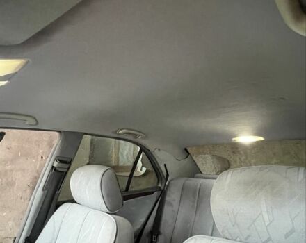 Сірий Мерседес 200, об'ємом двигуна 2.2 л та пробігом 400 тис. км за 3600 $, фото 4 на Automoto.ua