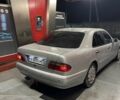 Серый Мерседес 200, объемом двигателя 2.2 л и пробегом 695 тыс. км за 4400 $, фото 2 на Automoto.ua