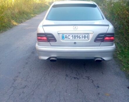 Серый Мерседес 200, объемом двигателя 2.2 л и пробегом 430 тыс. км за 3600 $, фото 1 на Automoto.ua