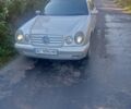 Серый Мерседес 200, объемом двигателя 2.2 л и пробегом 430 тыс. км за 3600 $, фото 1 на Automoto.ua
